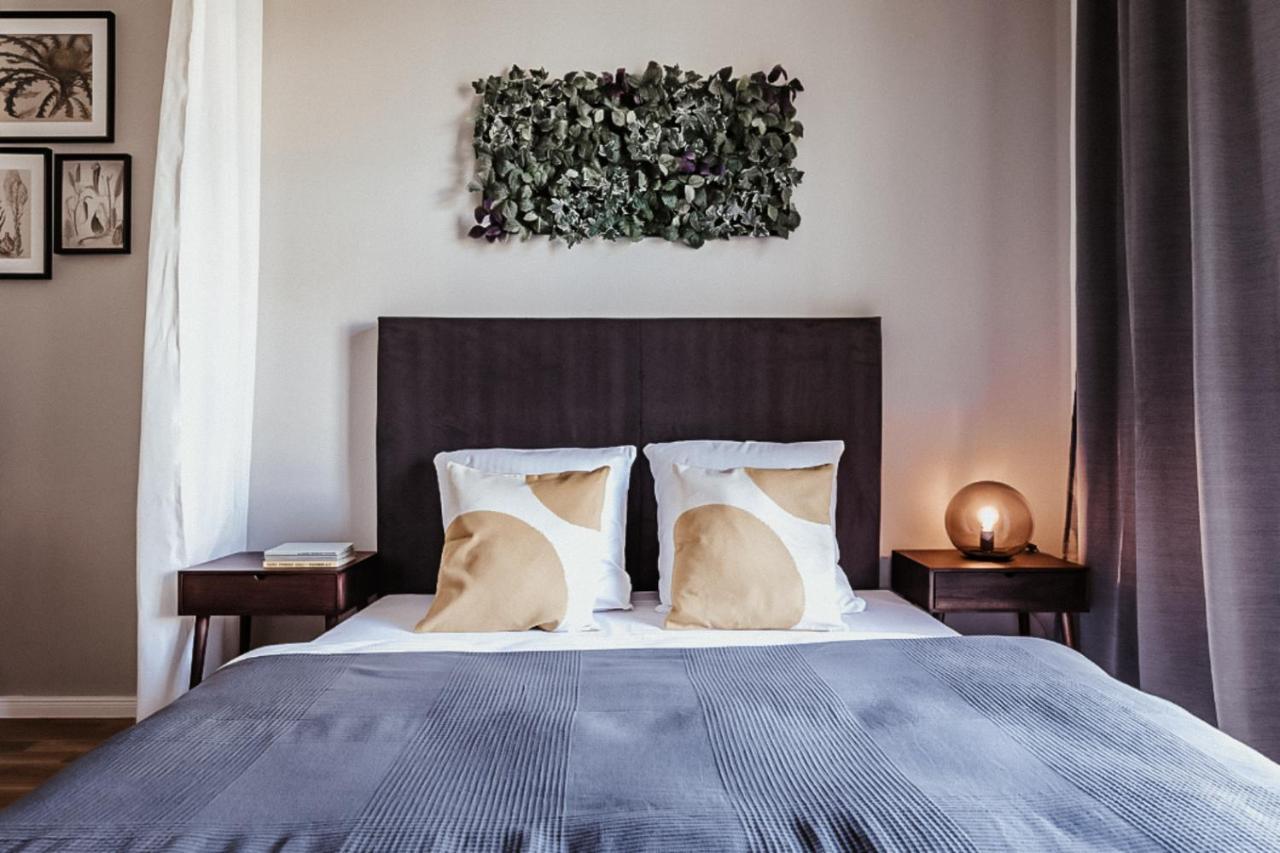 Turnkey I King George Square Studio, Prague
